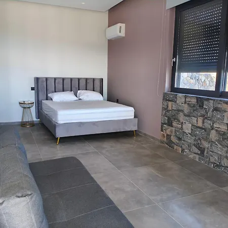 Thalori Suite 1 *
